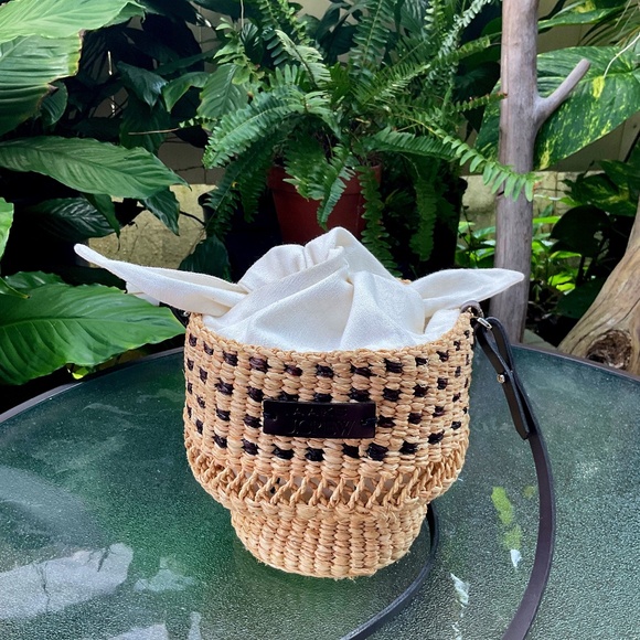 J. CREW AAKS Exclusive Baw Pot Handwoven Ruffle Bag - Limited Edition - Picture 1 of 12